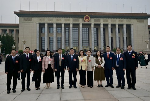 �й�����ʮ�˴�����緶ح����Ӣ�����𹤻�����������ְ��һ��������ʱ��������