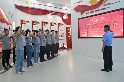 ºɫ ƪ | 18luckίչ콨103ɫĶ˶