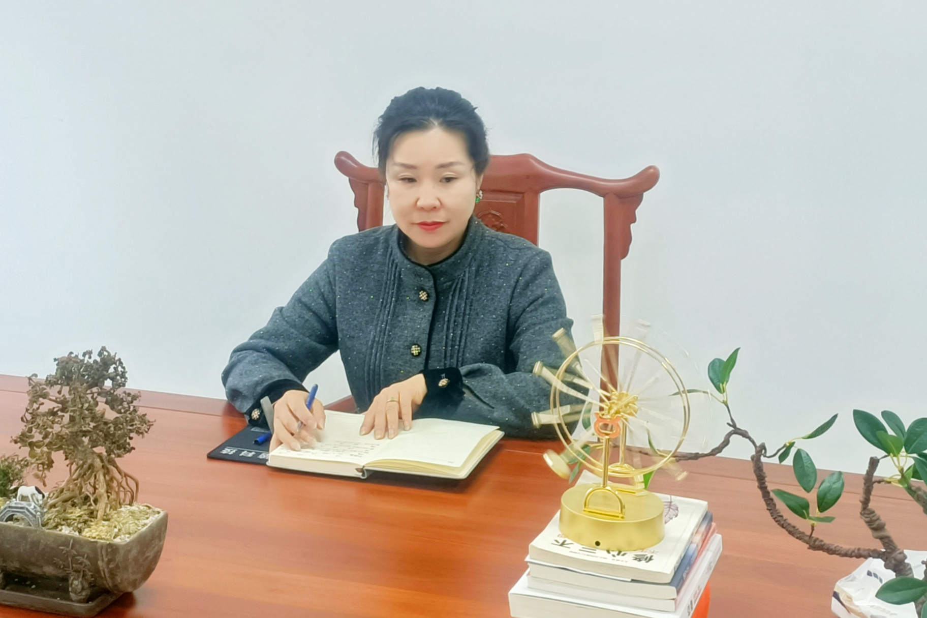 ȰŮ18luckӪ˾