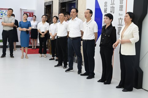 16904418505687563AGg.jpg DSC_(1).jpg